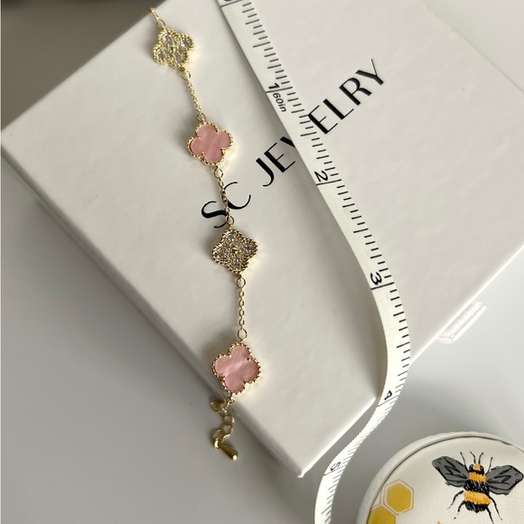 Mother Of Pearl Clover Pink Color Petite Clover Luxury Jewelry - Picture 5 of 8